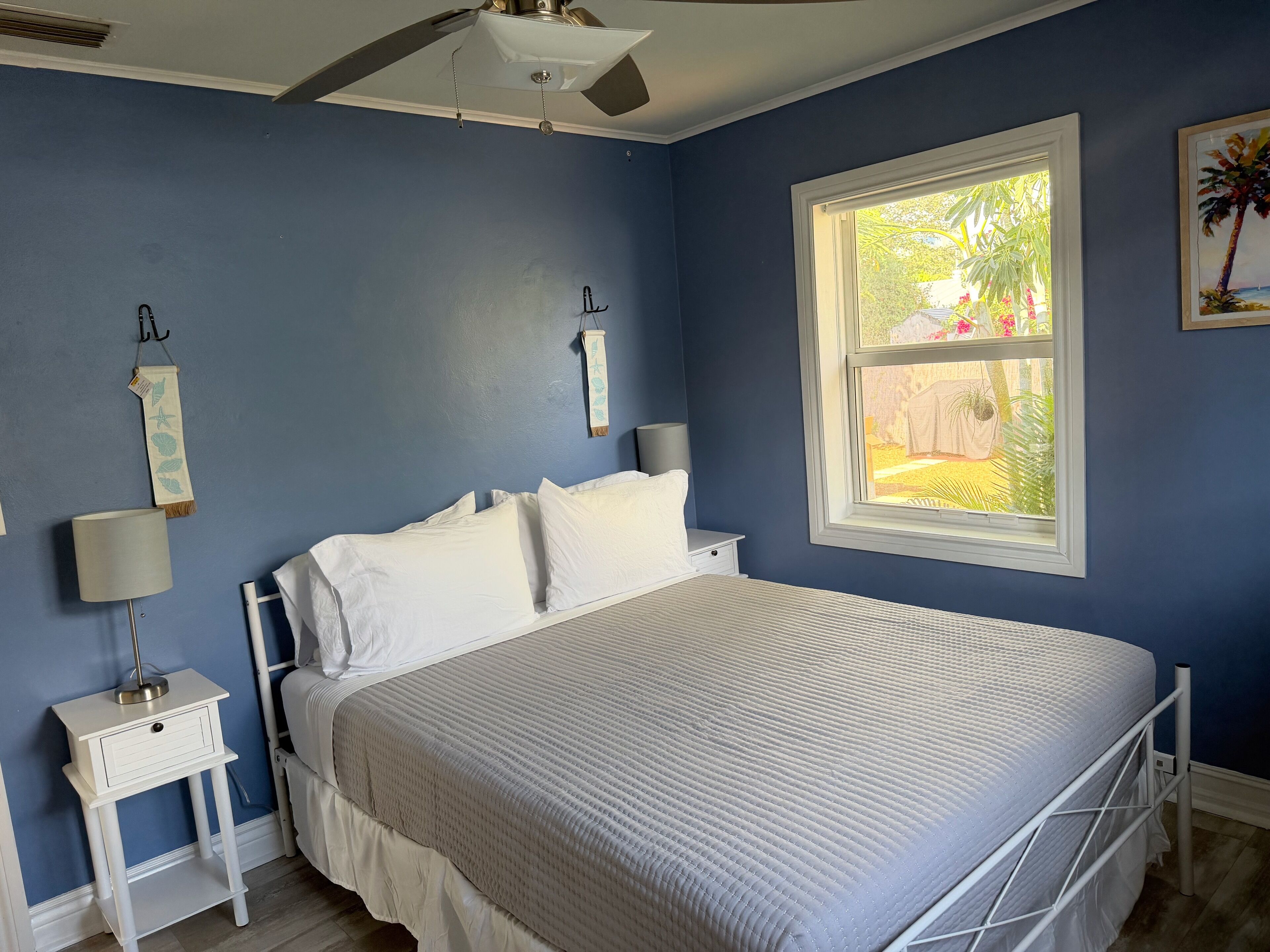 2 makuuhuonetta, työpöytä, silitysrauta/-lauta, ilmainen Wi-Fi