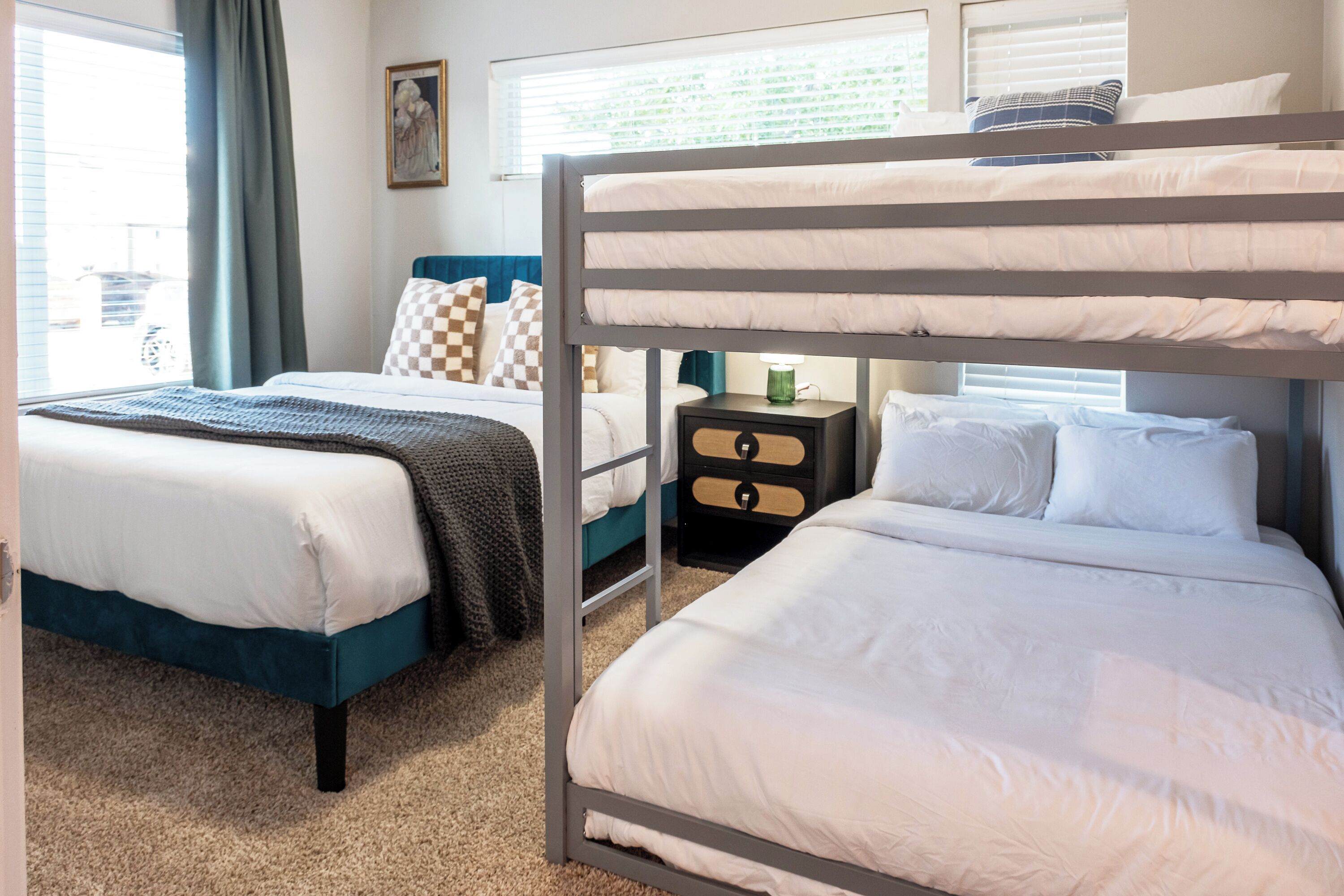 Iron/ironing board, WiFi, bed sheets