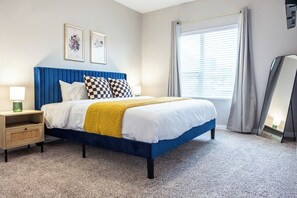Iron/ironing board, WiFi, bed sheets - First Floor- Pool, Gym, Dog Park, Parking near DTA (Cedar Park)
