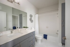 Douche, sèche-cheveux