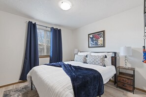 2 多间卧室、办公桌、熨斗/熨衣板、免费 WiFi