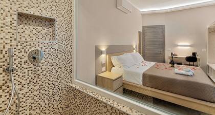 TOC TOC - ROOM 15 - Relax Shower.At 650m from Central Station,900m from downtown