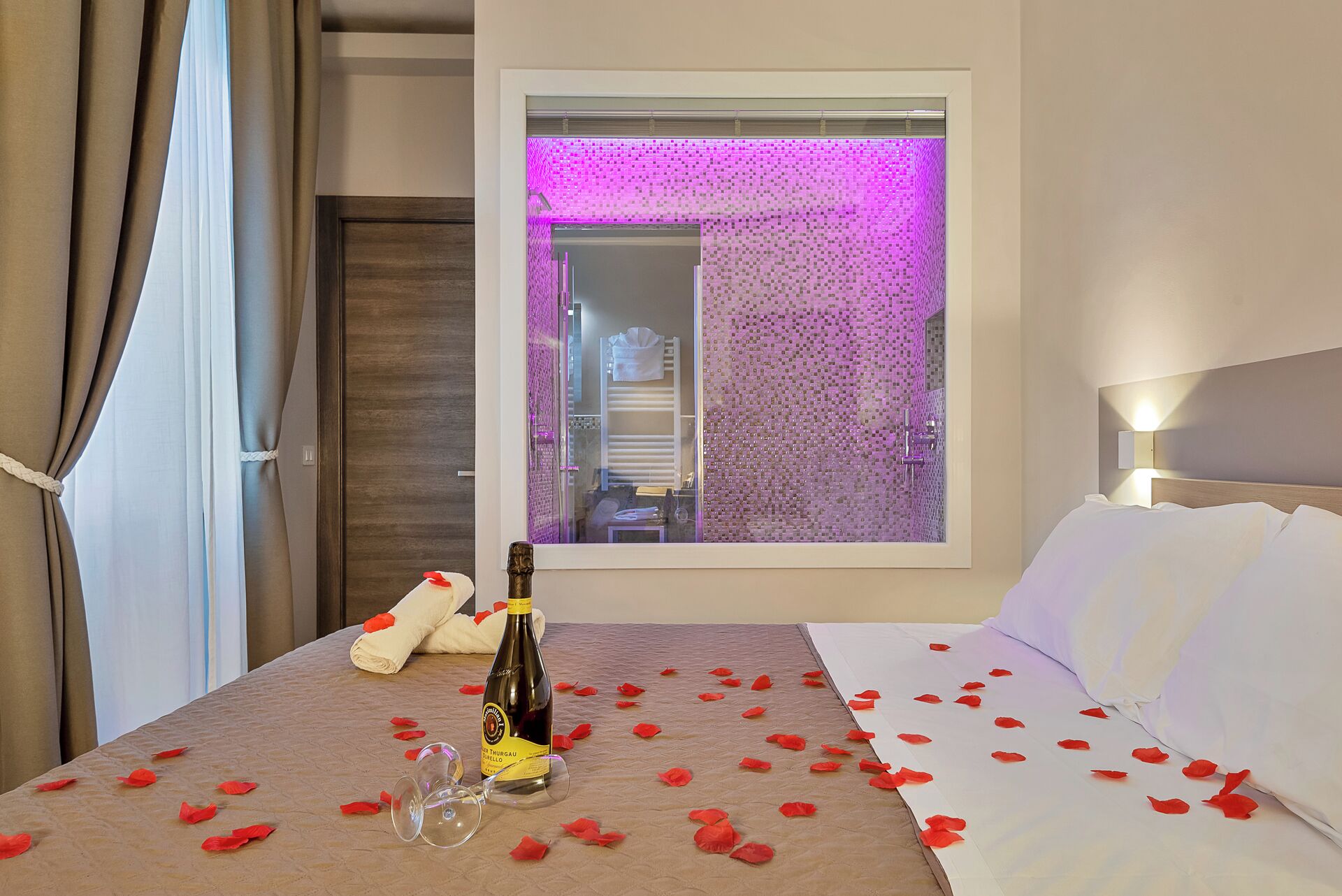 In-room safe, desk, free WiFi, bed sheets