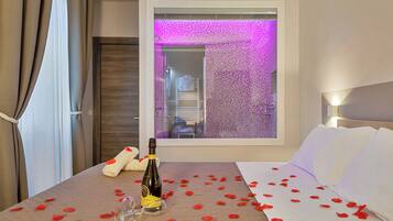 In-room safe, desk, free WiFi, bed sheets