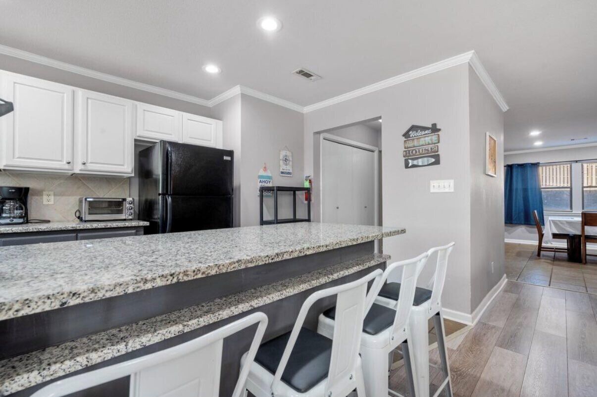 冰箱、微波炉、烤箱、炉灶