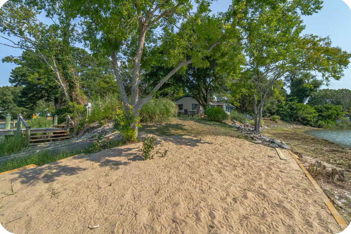 Chaises longues, serviettes de plage