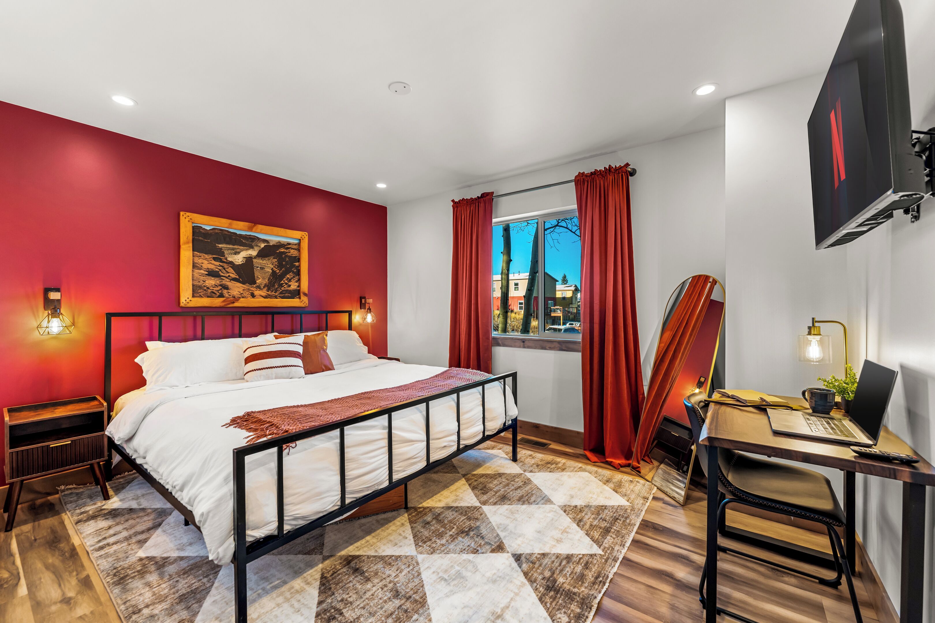 Bureau, lit parapluie, Wi-Fi gratuit, draps fournis