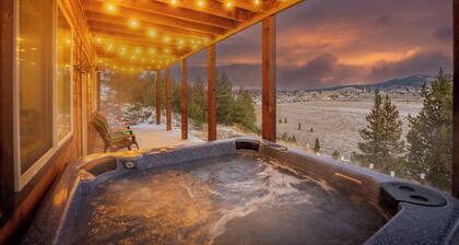 Mountain Chalet! Hot Tub, Sauna, Game Room, Pets