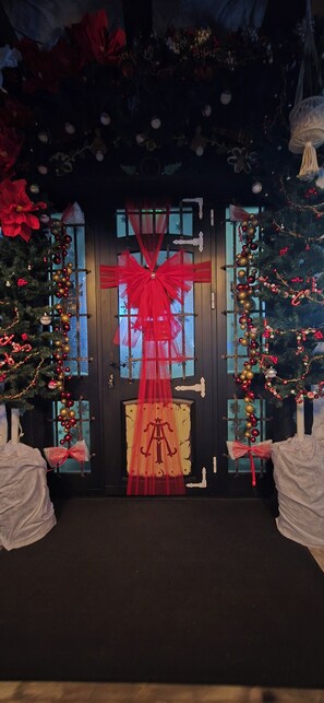 المنشأة من الداخل