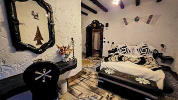 7 chambres, coffres-forts dans les chambres, bureau