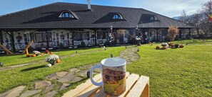 المنطقة المحيطة بالمنشأة