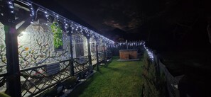 Property grounds - Discover the Charm of AGI Traditional
Experience the essence of Romanian culture (Bran)