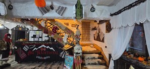 Interior - Discover the Charm of AGI Traditional
Experience the essence of Romanian culture (Bran)