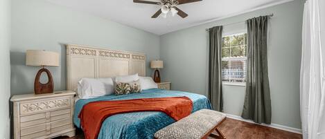 4 chambres, fer et planche à repasser, Wi-Fi, draps fournis