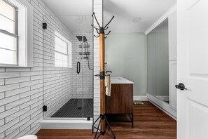 Bathroom - Peaceful 4-bedroom Home in Historic St Andrews (Panama City)