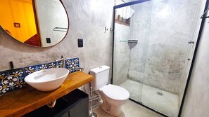 Bathroom - Charming rustic house with ocean view, gourmet deck with barbecue and wood-burning stove! (Ilhabela)
