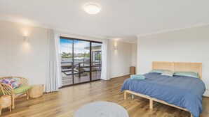 Room - 13 Golf Road - direct golf course access (Bermagui)