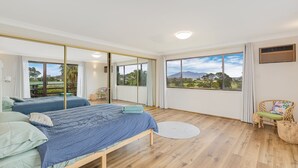 Room - 13 Golf Road - direct golf course access (Bermagui)