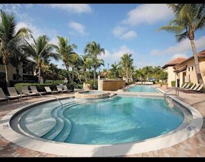 Ulkouima-allas, lämmitetty uima-allas