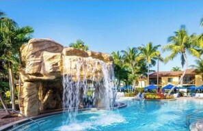 Piscina all'aperto, una piscina riscaldata