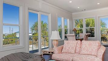 Casa, várias camas (Abalonian House) | Área de estar