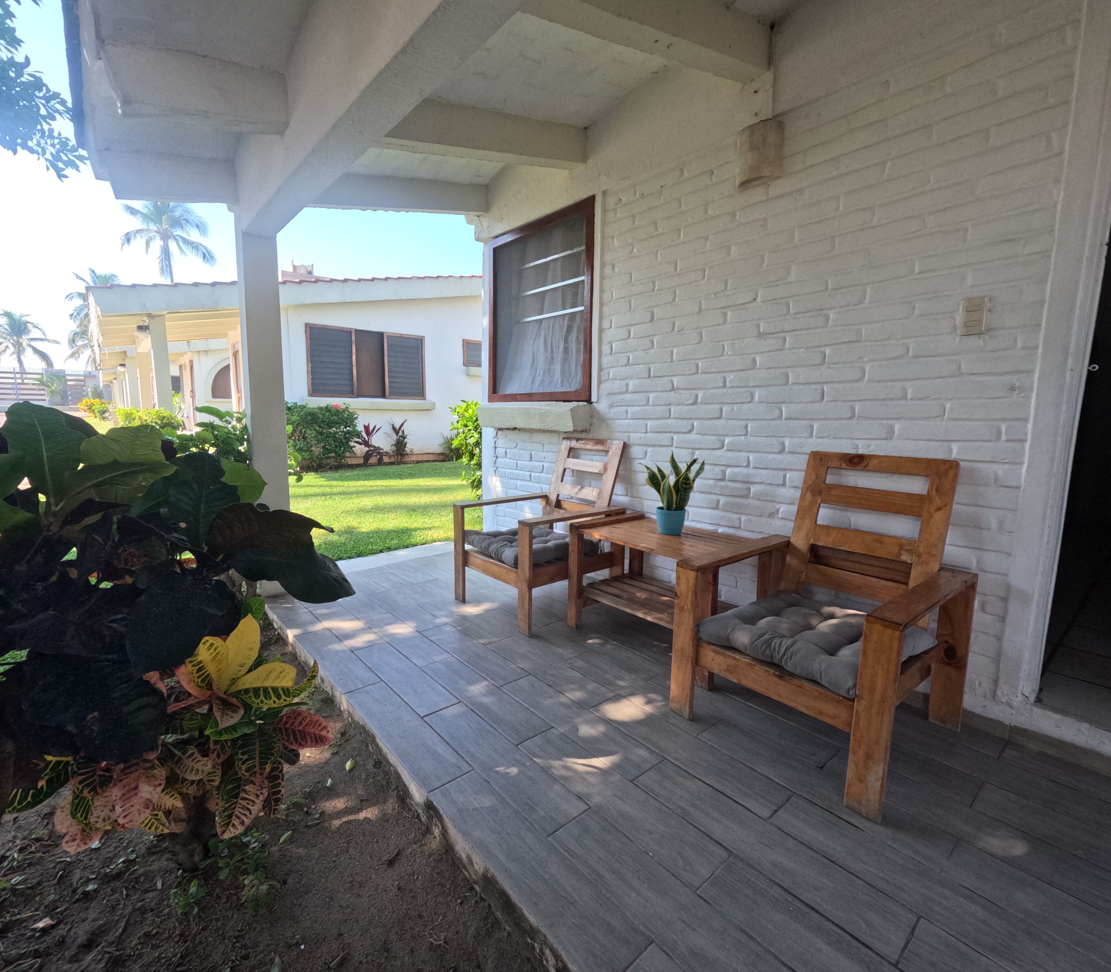 Suite básica, vista al jardín