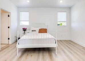 アイロン / アイロン台、WiFi、ベッドシーツ