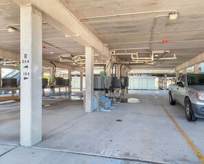 Property grounds - 1-Bedroom Salty Escape Condo with pool and Lagoon view with boat launch and dock (Gulf Shores)