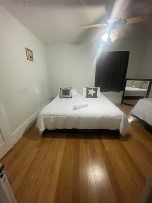 Ferros/tábuas de passar roupa, Wi-Fi, roupa de cama