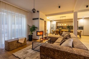 TV - Villa Pietra Azzura with Pool (Bribir)