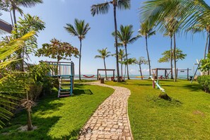 Children's area - Fully Equipped Apartments in an Oceanfront Condo With Leisure Area and Pool Vvas (Porto Seguro)