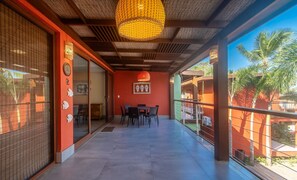 تناول الطعام بالخارج