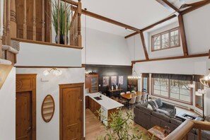 Smart TV, fireplace - Le Cerf Blanc 3BDR Manoirs-Tremblant (Mont-Tremblant)