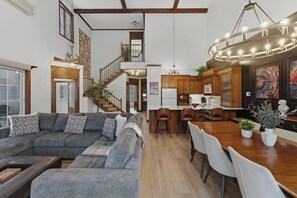 Smart TV, fireplace - Le Cerf Blanc 3BDR Manoirs-Tremblant (Mont-Tremblant)