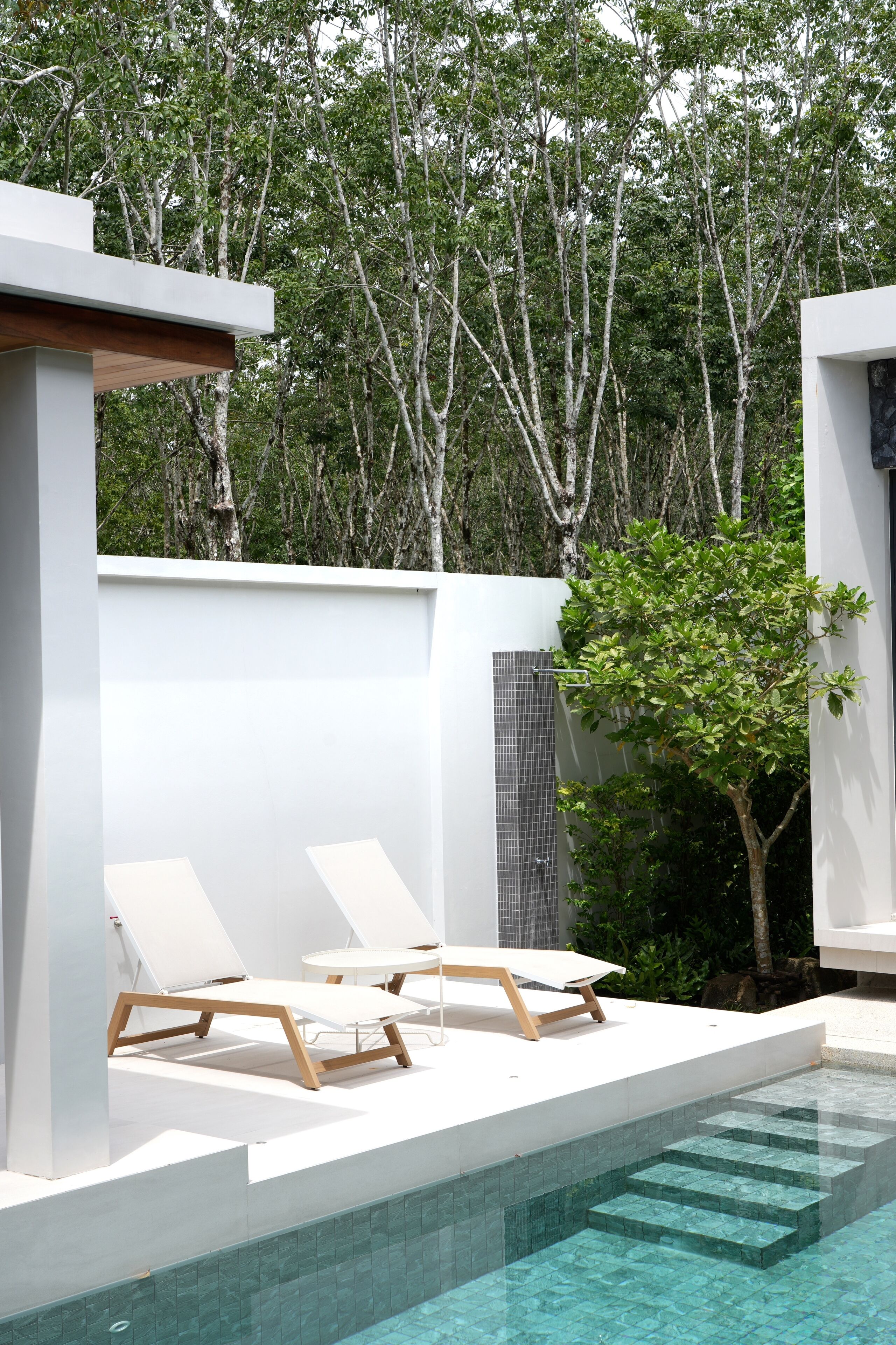 حمّام سباحة خارجي