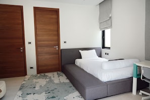 Luxury Villa, Lanai | In-room safe, iron/ironing board, free WiFi