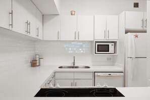 Deluxe Apartment | Private kitchen - Beach Village 190 by Otium (Humacao)