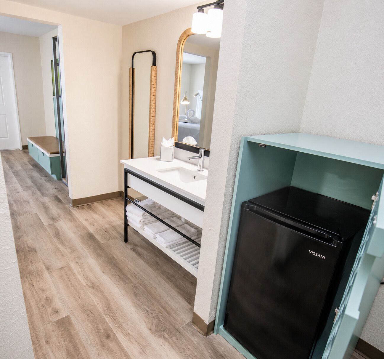 Quadrupla Deluxe, letti multipli, balcone, vista oceano | Bagno | Doccia, set di cortesia gratuito, asciugamani, sapone
