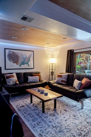 Smart-TV, peis, fotballspill og bordtennis