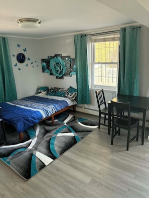 Iron/ironing board, free WiFi, bed sheets