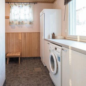 Bathroom - Pyry Cottage (Muurame)