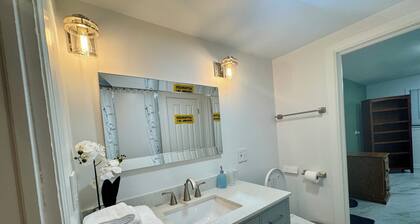 Fabulous 5-bedroom, 6 beds, 3 bath house near Ohare in Prospect Heights