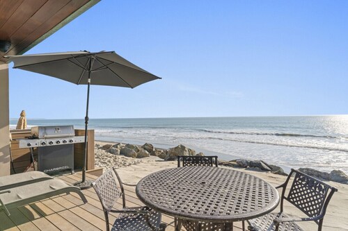 Hawaiian Style! Beachfront on Beach Road! STR15-0260