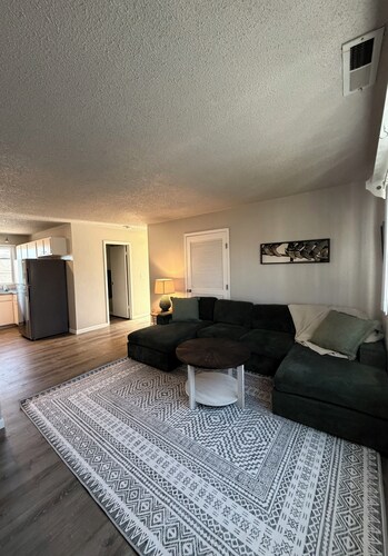 Workman’s Rest Pt. 2 – Quiet Upstairs 2BR for Working Travelers