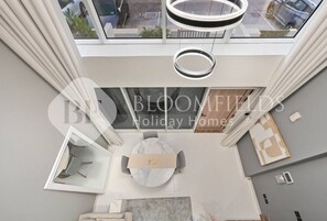 Living area - 89 Bloomfields Modern 1BR Apt Rukan Dxb (Dubai)