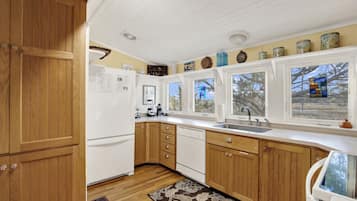 Réfrigérateur, four, plaque de cuisson, lave-vaisselle