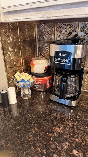 Coffee and/or coffee maker - Huge Smart-Home 3ponds fishing 3.5 mi to OU in Norman, pool, outdoor patio, PETS (Norman)