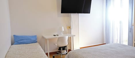 واي فاي وملاءات أسرّة