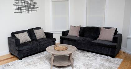 Brand new 2bedroom apartment in fabulous Schenectady with AC and private parking