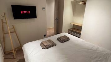 1 bedroom, iron/ironing board, free WiFi, bed sheets
